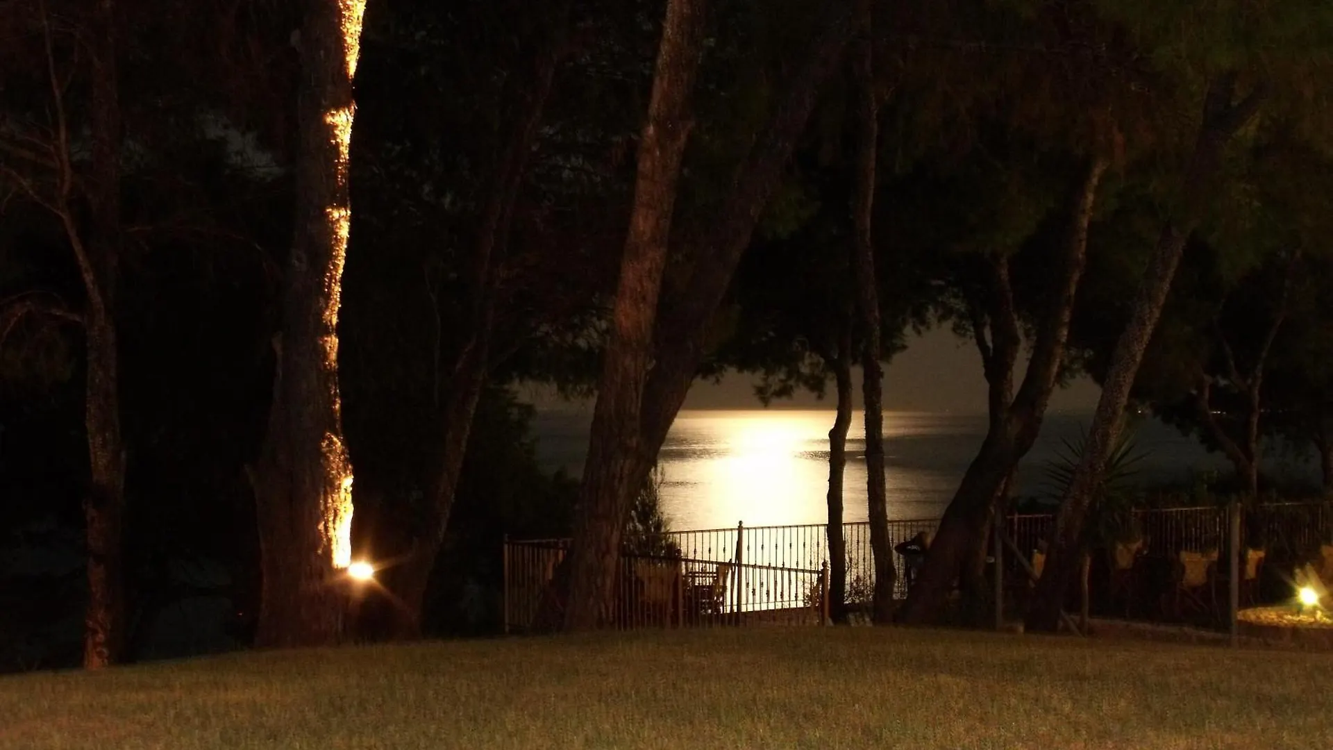 Country Inn Kallithea  Hotel