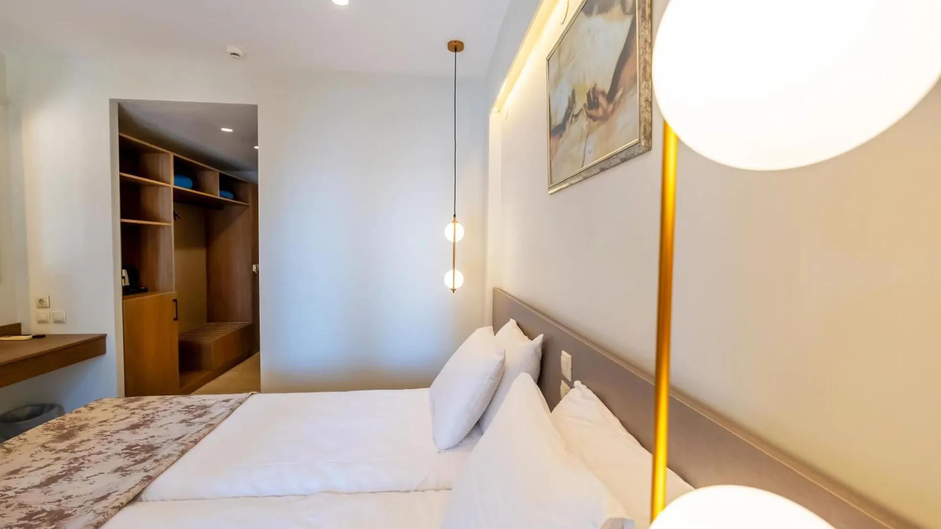 Hotel Country Inn Kallithea